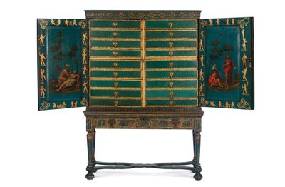 收集柜放在架子上，约1700-30年（镀金和绿色Japanning）（另请参见780666-8） 作者 荷兰学校