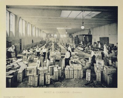 来自La France Vinicole的运输包装箱，Moet＆Chandon，Epernay（photolitho）出版 作者 EM Choque