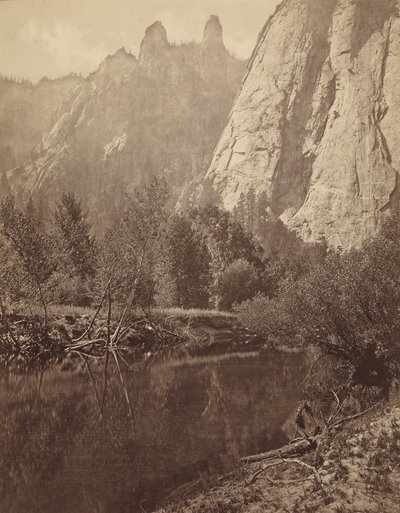 大教堂尖顶，优胜美地山谷，1872 年（照片） 作者 爱德沃德·迈布里奇