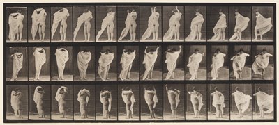 盘子416.厕所，穿上衣服 作者 Eadweard Muybridge