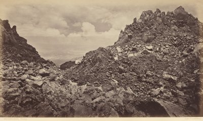 1877 年，从火山口俯瞰克萨尔特南戈（照片） 作者 爱德沃德·迈布里奇