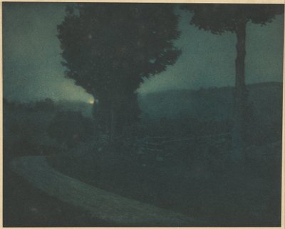 入山谷之路-Moonrise 作者 爱德华·史提琴（Edward Steichen）