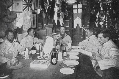 1912年6月22日，仲冬节晚餐（黑白照片） 作者 爱德华·纳尔逊