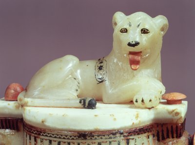 图坦卡蒙（约公元前1370-52年）新王国墓出土的带有国王狮子形象的润肤膏罐盖子的细节（见148194）。 作者 埃及第十八王朝