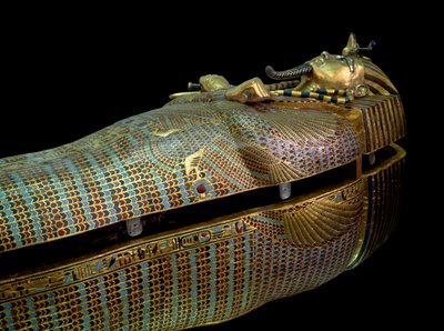 埃及古董：图坦卡蒙 (Tutankhamun 或 All-Ankh-amun) Tresor 的石棺 作者 埃及第十八王朝