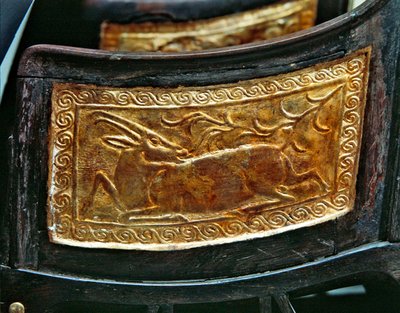 来自新王国图坦卡蒙墓的儿童椅子小组 作者 Egyptian 18th Dynasty