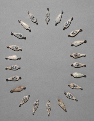 花瓣形的珠子，约公元前1391-1353年 作者 Egyptian 18th Dynasty