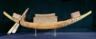 从新王国图坦卡蒙墓，c.1347-37 BC（木头）减少船的模型 作者 Egyptian 18th Dynasty