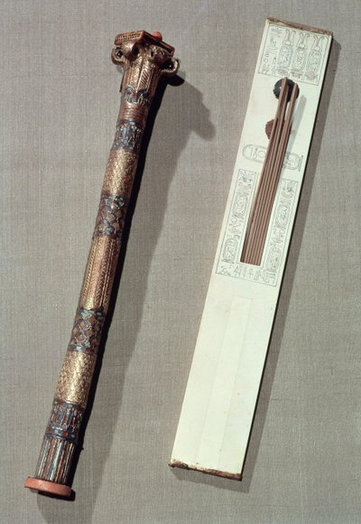 Sutbes调色板和写作芦苇的案例，来自图坦卡蒙墓（公元前1370-52）新王国（另见228566） 作者 埃及第十八王朝