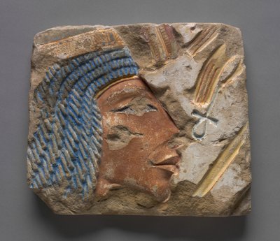 塔拉塔特（Talatat）：纳芙蒂蒂（Nefertiti）肖像，约公元前1353-1347年（彩绘砂岩） 作者 埃及第十八王朝