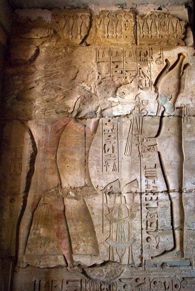 古埃及艺术：塞提一世（Seti 或 Seti I）神庙门廊的低浮雕 作者 Egyptian 19th Dynasty
