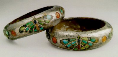 Queen Hetep-heres是手镯（银色，绿松石色，青金石色，红玉髓色） 作者 Egyptian 4th Dynasty