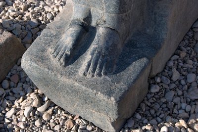 埃及古物：哈托尔女神雕像的底座，哈托尔神庙，埃及丹德勒。 作者 埃及托勒密时期