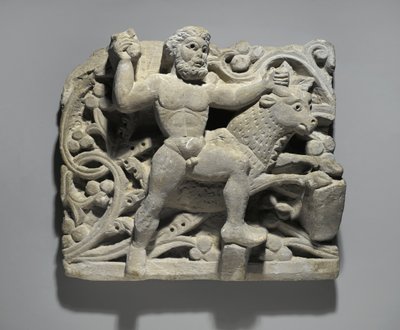 赫拉克勒斯以Oxyrhynchus的公牛形式锻造Acheloos，c.300-500（石灰石） 作者 埃及学派