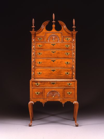 Hawley-Clarke-Lyman家族安妮女王（Queen Anne）雕刻了高抽屉柜，马萨诸塞州哈德利或斯普林菲尔德地区，约1750-70年（樱桃木） 作者 史密斯（Eliakim）学校