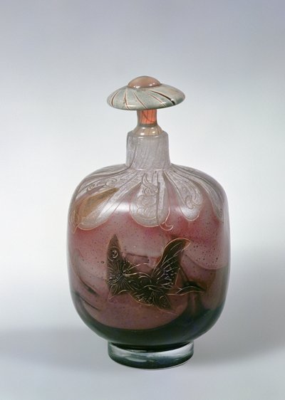 瓶子和塞子，约1900年 作者 埃米尔·加勒（Emile Galle）