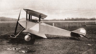 Sopwith Tabloid，单座赛车侦察机双翼飞机在第一次世界大战期间使用，来自“画报战争新闻”，1915年 作者 英国摄影师