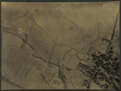 与WWI战壕的航拍照片，1918年 作者 英国摄影师