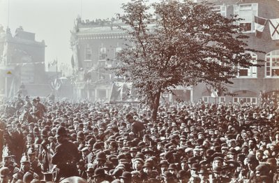 布莱克沃尔隧道（Blackwall Tunnel）：1897年在仪式开幕式上的人群 作者 英国摄影师