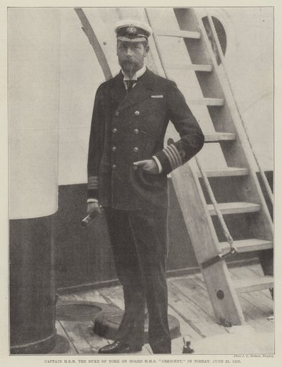 1898年6月25日，在托贝的HMS Crescent的约克公爵HRH上尉 作者 英国摄影师