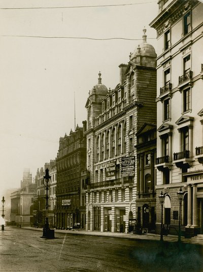 Carlton House酒店建于1904年，位于伦敦摄政街的St Philips Chapel遗址 作者 英国摄影师