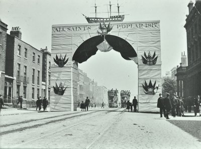 东印度码头路：临时拱门，维多利亚钻石银禧，1897年 作者 英国摄影师