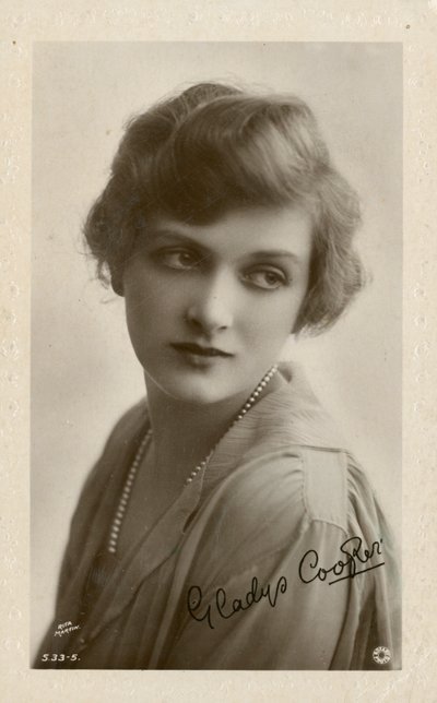 爱德华七世时代的Gladys Cooper明信片 作者 英国摄影师