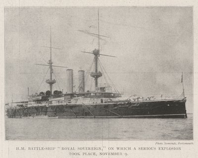 11月9日发生严重爆炸的HM Battle-Ship Royal Sovereign 作者 英国摄影师