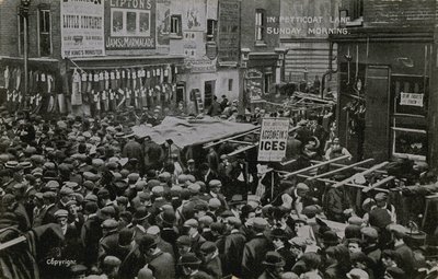 星期天早上在伦敦的Petticoat Lane 作者 英国摄影师