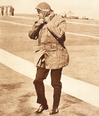 国王爱德华八世在离开HMS勇敢的飞行后降落在韦茅斯 作者 英国摄影师