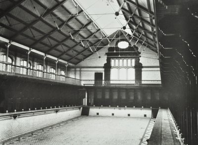 Laurie Grove Bath：Deptford的第一个公共游泳浴池，一流的浴室，1898年 作者 英国摄影师