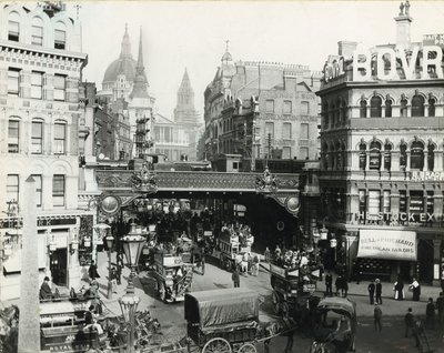 路德盖特广场，伦敦，约1900年 作者 英国摄影师