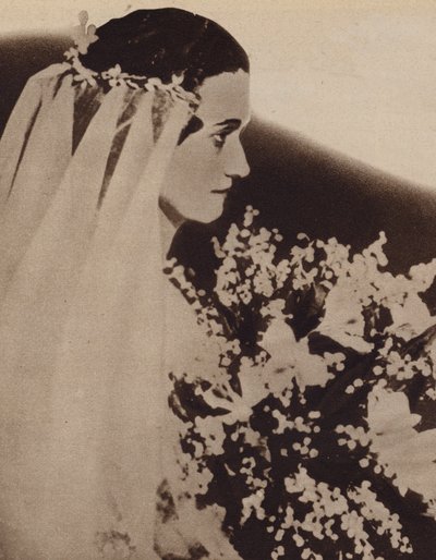 辛普森夫人在1916年与美国空军的温菲尔德-斯宾塞中尉第一次结婚时（黑白照片）。 作者 英国摄影师