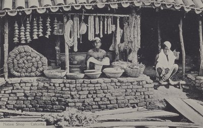 印度加尔各答的本土商店（黑白照片）。 作者 英国摄影师