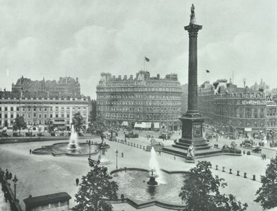 Nelsons Column，特拉法加广场，威斯敏斯特LB：向东南看，1895年 作者 英国摄影师