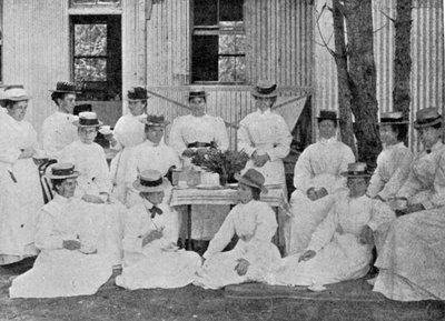护士在瘟疫医院，Uitvlugt，在开普敦附近，从国王的例证，1901年5月25日 作者 英国摄影师