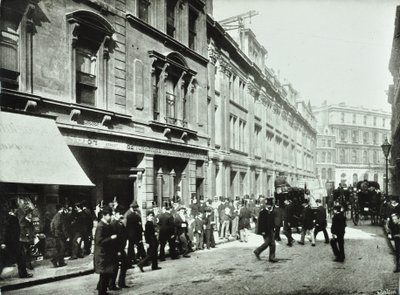 旧宽街，证券交易所入口，伦敦金融城，1890年 作者 英国摄影师