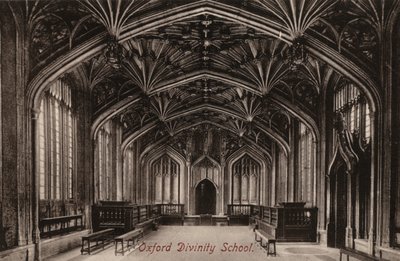 牛津大学，神学院（黑白照片 作者 英国摄影师