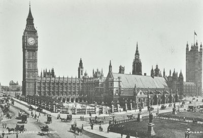 议会广场，威斯敏斯特LB：向东看大本钟和国会大厦，1895年 作者 英国摄影师