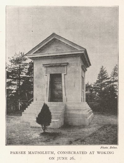 Parsee Mausoleum，于6月26日在Woking奉献 作者 英国摄影师