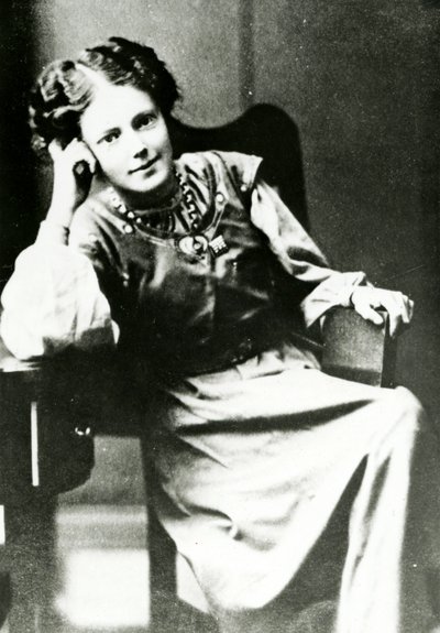 Mary Eleanor Gawthorpe的肖像，c.1909 作者 英国摄影师