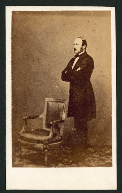 Prince Albert, standing behind a chair (b/w photo) 作者 英国摄影师