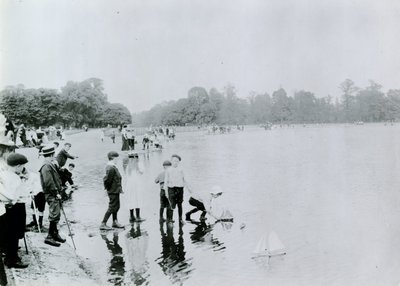 圆形池塘，肯辛顿花园 作者 英国摄影师
