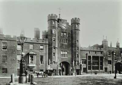 Saint Jamess Palace，Saint Jamess Palace，Westminster LB：来自Saint Jamess Street，1896 作者 英国摄影师