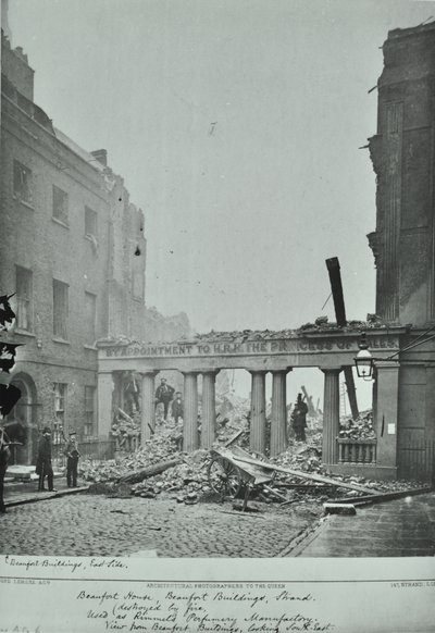 Strand，Westminster LB：Beaufort Buildings，火灾，1890年 作者 英国摄影师