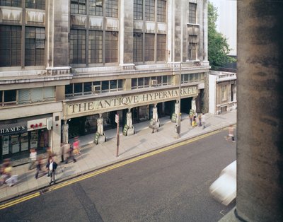 古董超市，肯辛顿大街 作者 英国摄影师