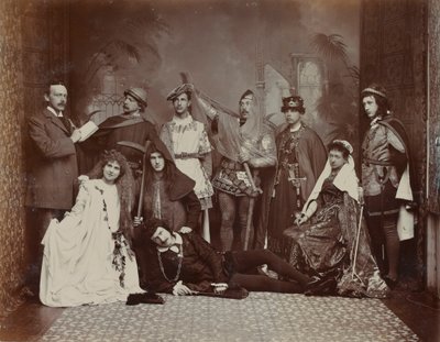 哈姆雷特演员，冬季花园，切尔滕纳姆，1895年 作者 英国摄影师