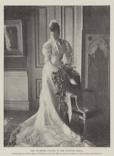 Duchesse dAosta穿着婚纱 作者 英国摄影师