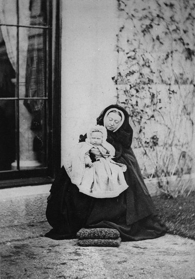 1863年，黑森州女王和公主维多利亚 作者 英国摄影师