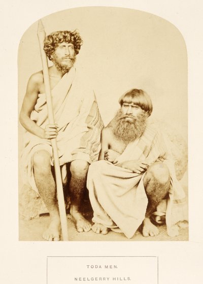Toda Men，Neelgerry Hills，来自印度人民，J. Forbes Watson，1868年出版（蛋白印刷品） 作者 英国摄影师